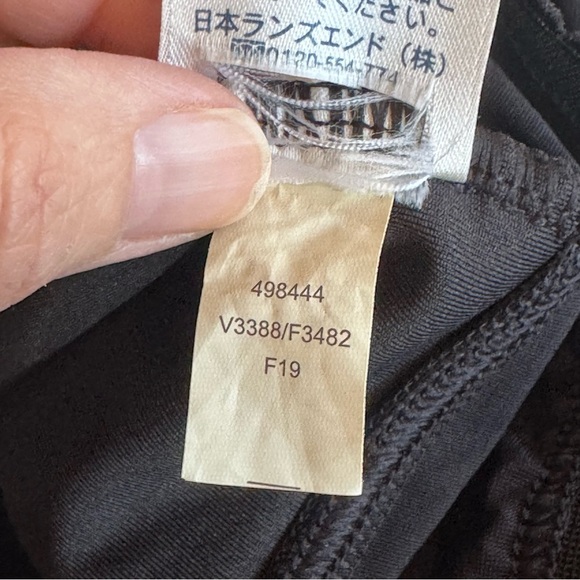 Lands’End Black Women's Swim Top With Bra Sz 16 Long - Picture 11 of 14